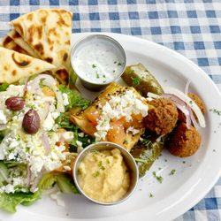 Santorini Gyro - The Vegetarian Plate! YUM!