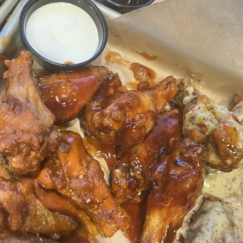 Buffalo Wild Wings - Dry chicken - Sports Bars Near Me - Cincinnati, Ohio