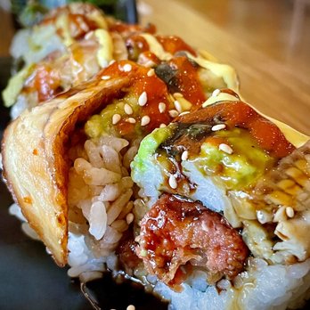 Zakuro - "Highway 65" Spicy Tuna, Fried Shrimp, topped w/Unagi, Avacado, Spicy Sauce. - Sushi Bars Near Me - Lincoln, California