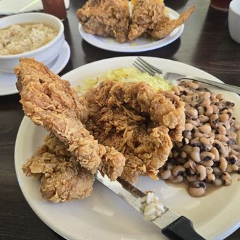 Mrs White's Golden Rule Cafe - Black eye peas, fried chicken and pork chops - Soul Food Near Me - Phoenix, Arizona Mrs White's Golden Rule Cafe - Black eye peas, fried chicken and pork chops - Soul Food Near Me - Phoenix, Arizona