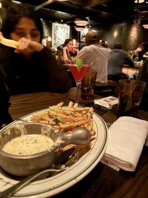 GUS’ SIP & DIP - Updated June 2025 - 184 Photos & 57 Reviews - 51 W