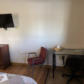 Acova Inn - Desk area - Hotels Near Me - Avoca, Iowa Acova Inn - Desk area - Hotels Near Me - Avoca, Iowa