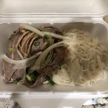 Pho Mama - Toppings and noodles for the pho - Vietnamese Near Me - Oakville, Ontario