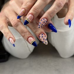 Vibe Nails and Coffee - Design gel x
