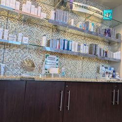 Hand & Stone Massage and Facial Spa