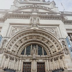 The London Oratory - Exterior