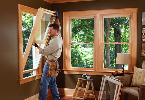 LTH Roofing & Construction Logo