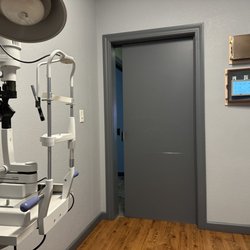 Primary Eyecare Optometrics - Exam room