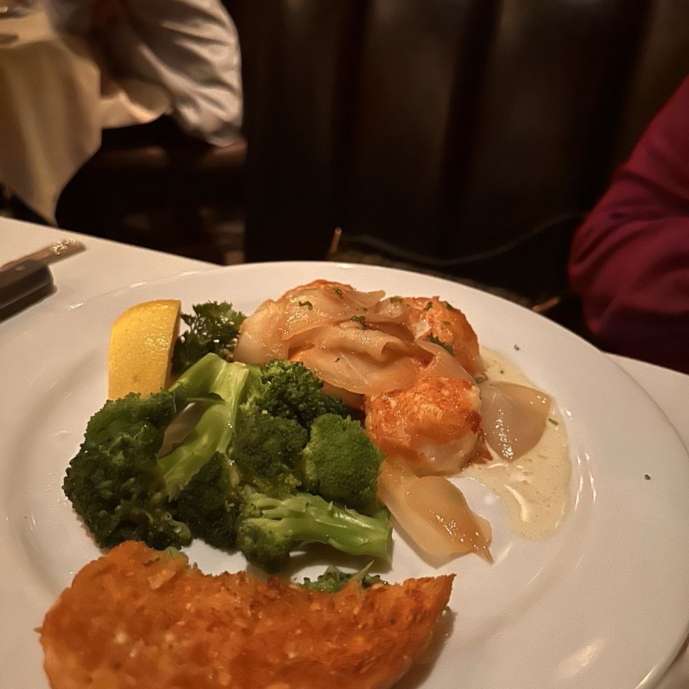 Dal Rae Restaurant - Steakhouses Near Me - Pico Rivera, California