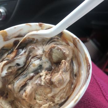 The Ice Cream Shoppe - Peanut butter chocolate sundae - Bakeries Near Me - Shelton, Connecticut