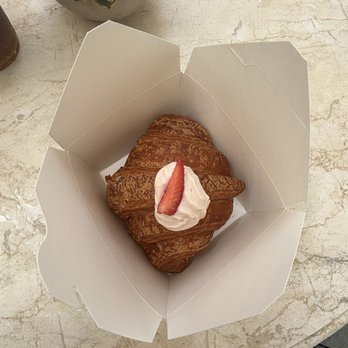 Sorelle Mercato - Strawberry croissant - New American Near Me - Charleston, South Carolina Sorelle Mercato - Strawberry croissant - New American Near Me - Charleston, South Carolina