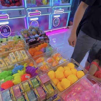 Cosmic Cat Claw Arcade - Squishy selection - Arcades Near Me - Las Vegas, Nevada
