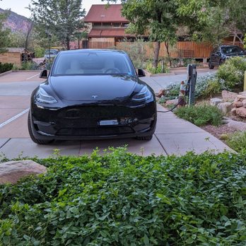 Flanigan's Resort - Electric charging station - Resorts Near Me - Springdale, Utah