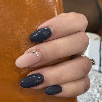 4 Seasons Nails and Spa - Nails by Kevin - Nail Salons Near Me - Mesa, Arizona