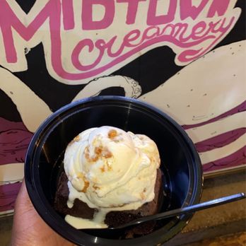 Midtown Creamery - Brownie sundae - Desserts Near Me - Miami, Florida Midtown Creamery - Brownie sundae - Desserts Near Me - Miami, Florida
