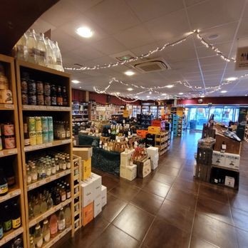 V and B - Wine Bars Near Me - Lattes, 34