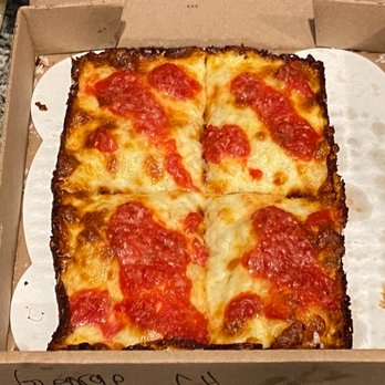 Izzy's Pizza Bus - Hands down best cheese pizza in Vegas. - Food Trucks Near Me - Omaha, Nebraska