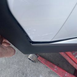 ABC Tires & Auto - Broken molding