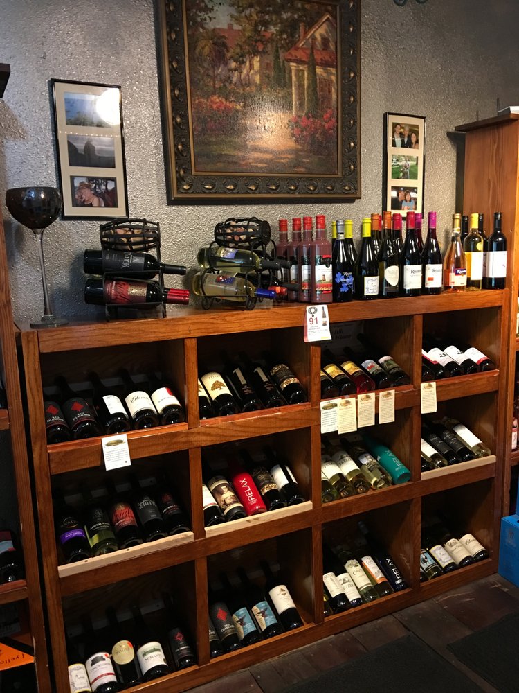 BEER BUCKET LIQUOR Updated September 2024 20 Photos 111 S Mill St