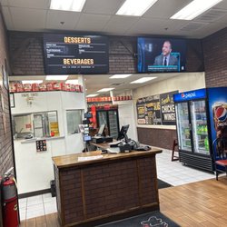 Papa Rays Pizza and Wings - Front Counter