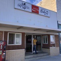 Anamoose Bakery & Cafe - 10 degrees and -15 windchill doesn't phase a local in a T-shirt. The food here warms your heart and soul that must be the trick!