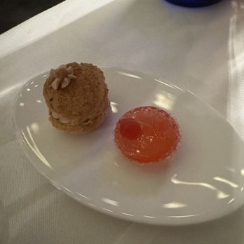 Four Twenty Five by Jean-Georges - Complimentary pastries at the end - American Near Me - New York, New York Four Twenty Five by Jean-Georges - Complimentary pastries at the end - American Near Me - New York, New York