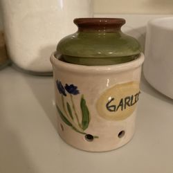 Garlic holder