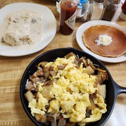 Boulevard Cafe - Country Skillet Scrambler/ Phony Skillet is just a cold plate/ substitute Pancake for Toast is TINY!!!