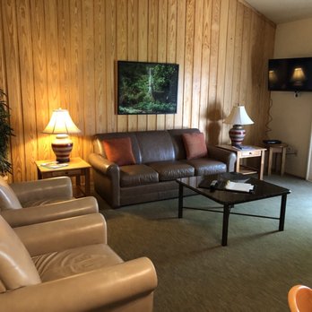 Crown Colony - Living room - Country Clubs Near Me - Lufkin, Texas Crown Colony - Living room - Country Clubs Near Me - Lufkin, Texas