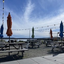 Pourhouse - Outdoors