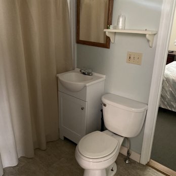 Montaup Cabins - Inside the unit - Vacation Rentals Near Me - Woodstock, New Hampshire Montaup Cabins - Inside the unit - Vacation Rentals Near Me - Woodstock, New Hampshire