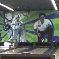 Big Fun Bowling - Ahiiiiii ahiiiii belmontes hasta en las paredes de la bolera. Yeahh!!