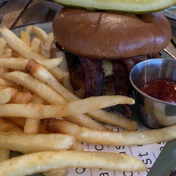 Coast - Burger - New American Near Me - Amelia Island, Florida