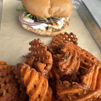Mesa Burger - Santa Barbara - San Andres (Grilled Chicken Sandwich) - Burgers Near Me - Santa Barbara, California Mesa Burger - Santa Barbara - San Andres (Grilled Chicken Sandwich) - Burgers Near Me - Santa Barbara, California