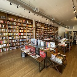 Books & Books - Inside, upstairs