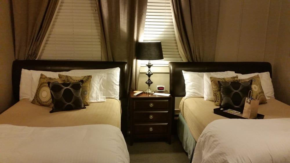 The Loft On the Square Guest Suites