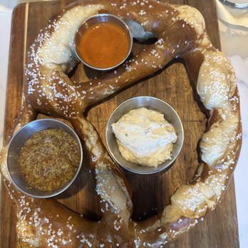 The Autograph American Tavern - Huge pretzel - New American Near Me - Andover, Massachusetts The Autograph American Tavern - Huge pretzel - New American Near Me - Andover, Massachusetts