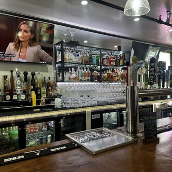 Six Eleven  - The bar - Bars Near Me - Martinez, California