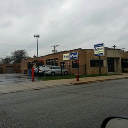 Has internal parking also Has internal parking also