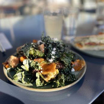 Google Visitor Experience Cafe - Winter salad - Cafes Near Me - Mountain View, California