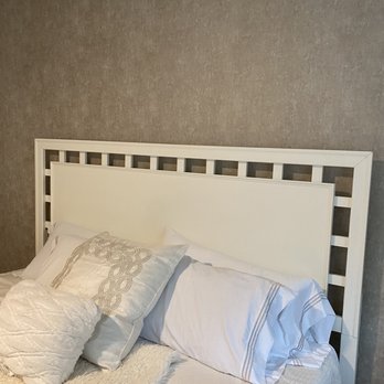 Spencer Colgan - Wallpaper Installer - Wallpapering Near Me - Tampa, Florida Spencer Colgan - Wallpaper Installer - Wallpapering Near Me - Tampa, Florida