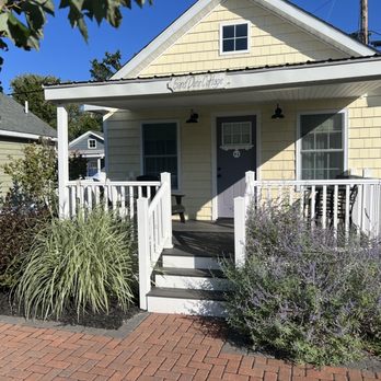 Cape Cottage Inn - Lovely little cottage - Hotels Near Me - Cape May, New Jersey Cape Cottage Inn - Lovely little cottage - Hotels Near Me - Cape May, New Jersey