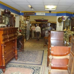 Glasgow City Antiques Centre - This is a photo of the inside of the antique centre.