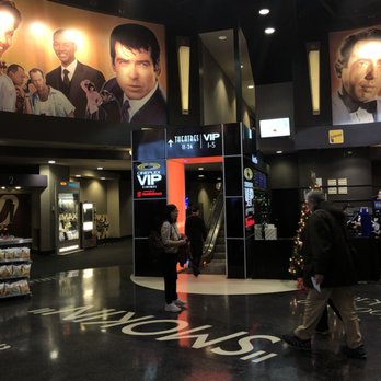 Cineplex Cinemas Yonge-Dundas and VIP - Escalator to upstairs - Cinema Near Me - Toronto, Ontario
