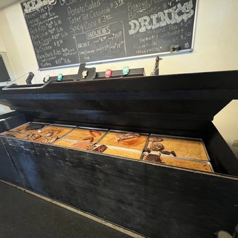 Opie's BBQ - The meat pit - Barbeque Near Me - Spicewood, Texas