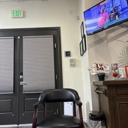 Dr Q Dental - Waiting room