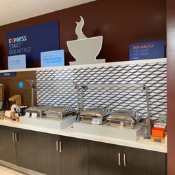 Holiday Inn Express & Suites Redding - Breakfast