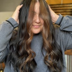 Salon Divina - Money piece highlights done by melanie ig: @afterglowhairbymel