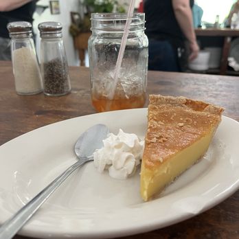 The Whistle Stop Cafe - Buttermilk pie - American Near Me - Juliette, Georgia
