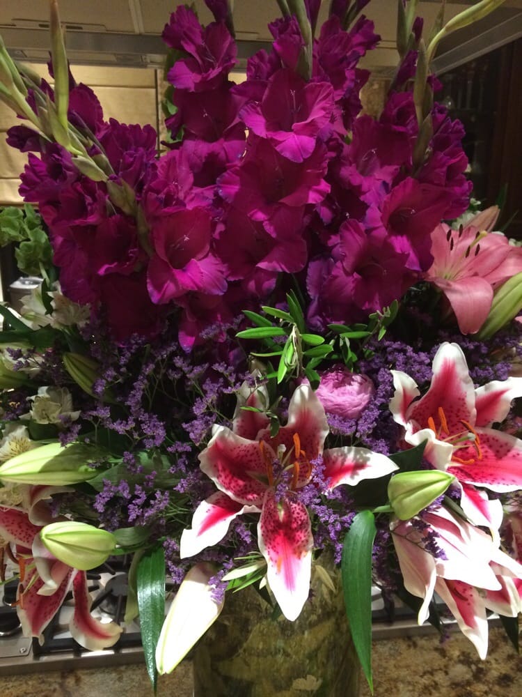 FLOWERS ON VINE Updated September 2024 915 Sunset Hills Ln